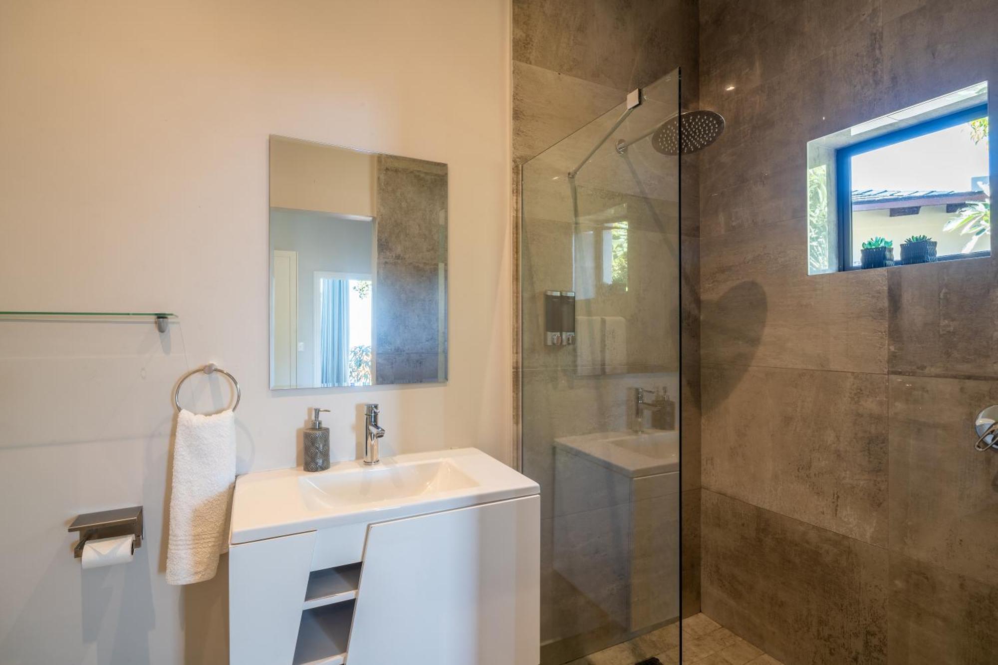 Seashore 2 Bedroom Luxury Unit - Breakwaters Haven Knysna Eksteriør bilde